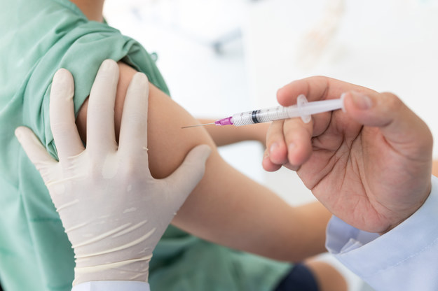 Obowiązkowe szczepienia przeciw Covid-19 w Austrii. Wysokie kary za odmowę