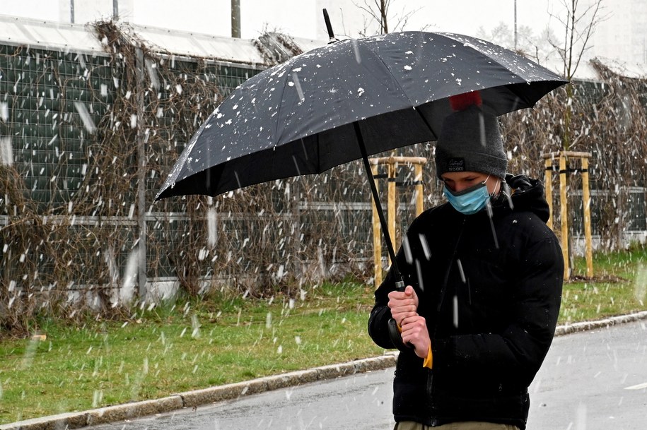 Poniedziałek bez słońca. Śnieg i śnieg z deszczem w całym kraju