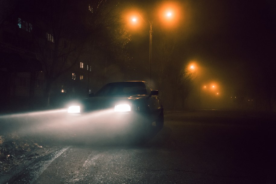 W nocy mgły, a na wschodzie marznące opady deszczu. Od środy odwilż