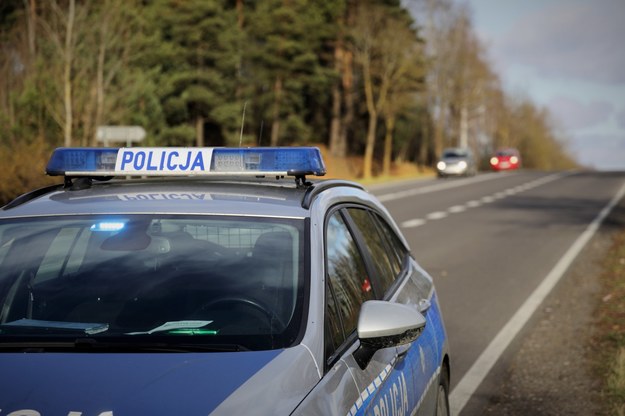 Punkt pomocy humanitarnej przeszukany przez policję. Przesłuchania trwały całą noc