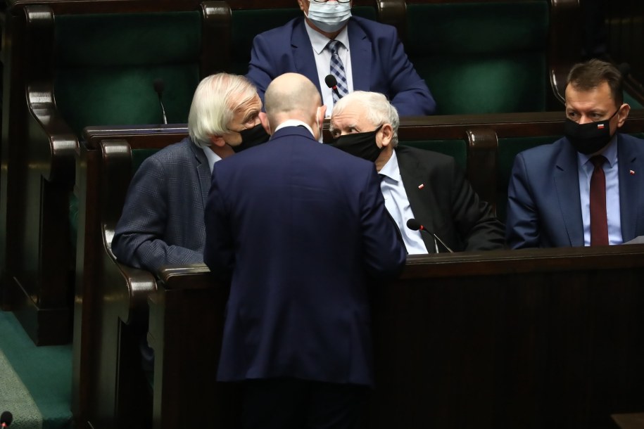 Sondaż: Dobra i zła wiadomość dla PiS