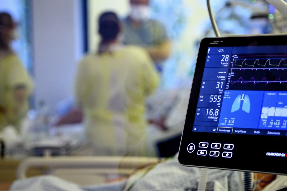 Czarny rekord tej fali pandemii. 775 zgonów w ciągu doby