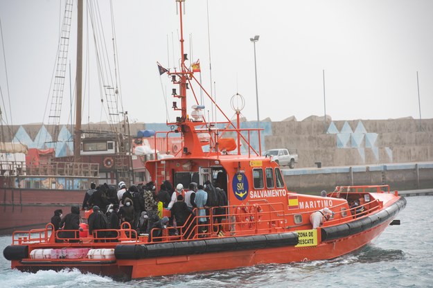 Media: Nawet 65 tys. migrantów może forsować w tym roku kanał La Manche