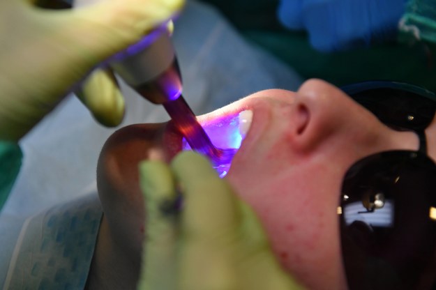 ​Bielsko-Biała: Dentysta z ponad 800 zarzutami. Oszukał 80 pacjentów