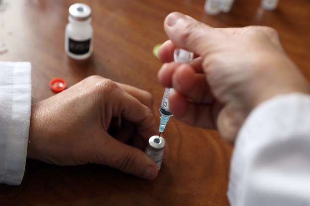 Czechy rezygnują z obowiązkowych szczepień dla niektórych grup