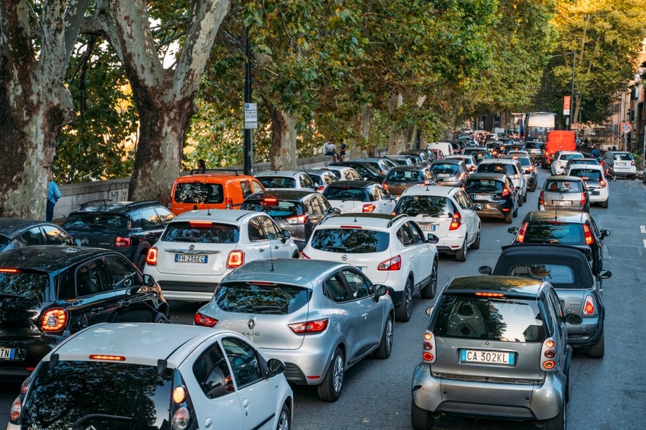 Obroniła pracę magisterską, stojąc w gigantycznym korku na autostradzie