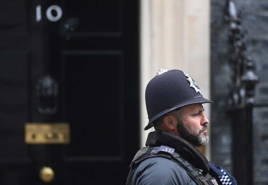 Imprezy na Downing Street. Urzędnicy ukarani mandatami