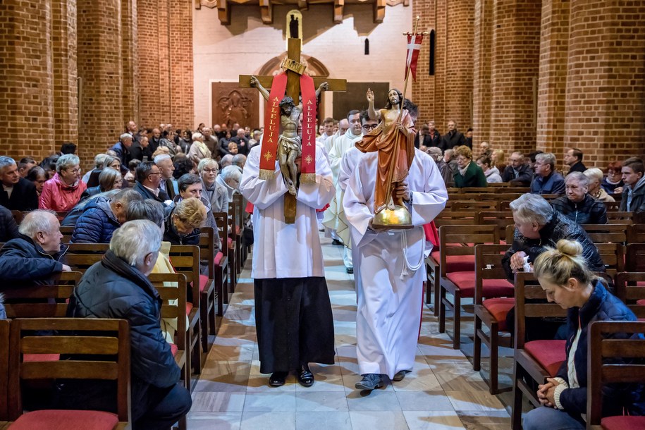 Wyścigi do domu po rezurekcji. To zwyczaj z Lubelszczyzny