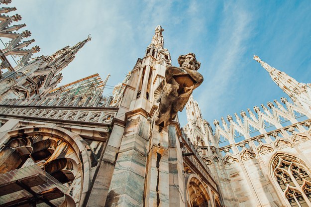 Polak wspiął się na szczyt katedry w Mediolanie