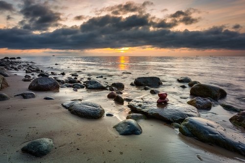 Gdynia: Rozpoczęło się poszerzanie plaży w Orłowie