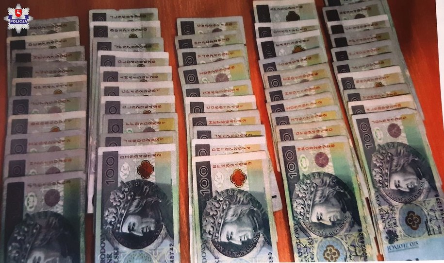 "Chciał odreagować rodzinną kłótnię". Dostał 2,5 tys. zł mandatu, zaoferował 10 tys. zł łapówki