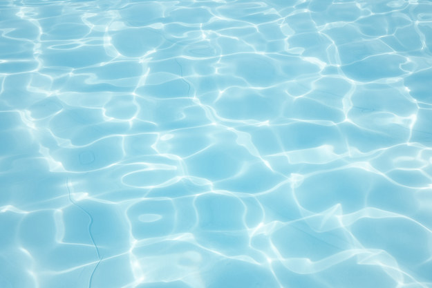 Zmarła 9-latka, która topiła się na basenie w Osińcu