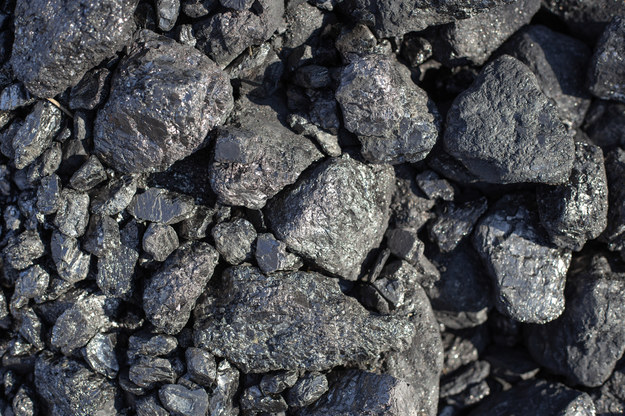 Dodatek węglowy przyjęty w Sejmie. Co z ogrzewającymi innymi surowcami niż węgiel?