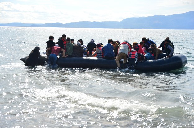 Dziesiątki zaginionych po katastrofie łodzi z migrantami u wybrzeży Grecji