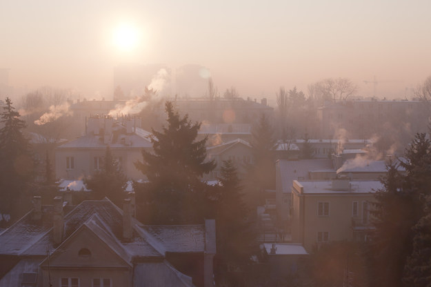 Fatalna jakość powietrza we wschodniej Polsce. RCB rozesłało alerty