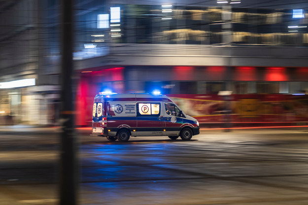 300 km po pacjenta do przeszczepu. Ambulans miał awarię