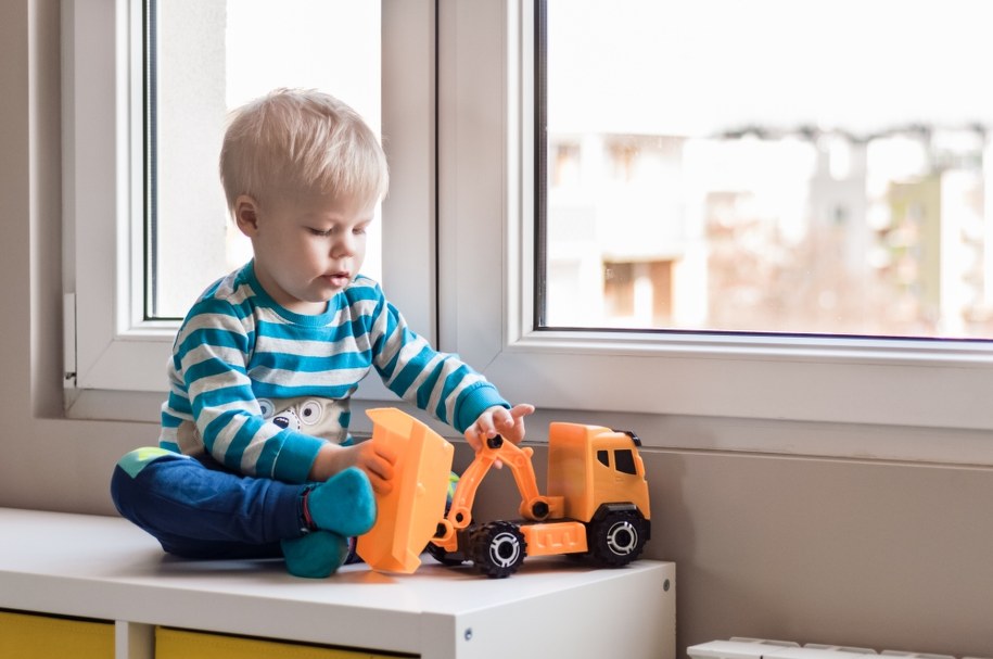 Rodzice z promilami opiekowali się 2,5-latkiem