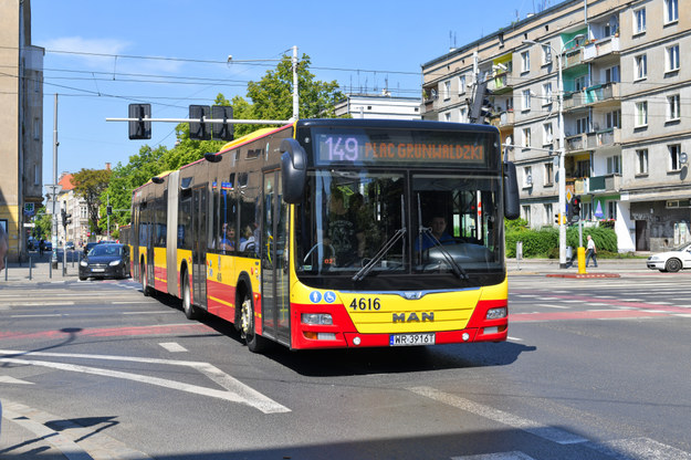 Zmiany w kursowaniu tramwajów i autobusów