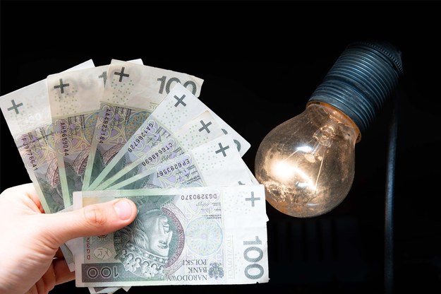 Warszawa może zapłacić o 500 mln zł więcej za prąd. Miasto planuje oszczędności
