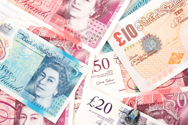 Funt, funt i po funcie? Brytyjska waluta leci na łeb na szyję