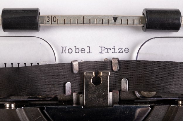 Rushdie, Houellebecq, a może Żadan? W czwartek poznamy laureata literackiego Nobla