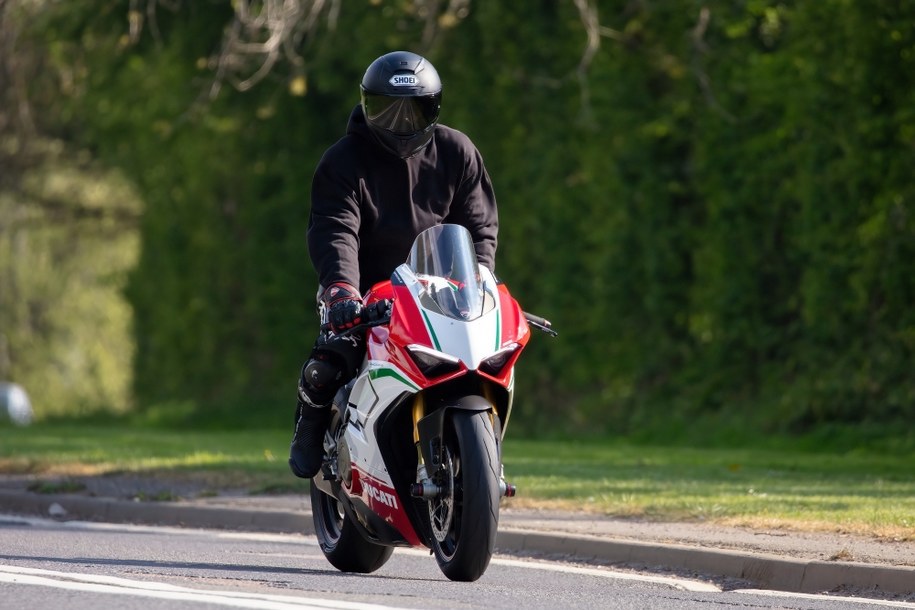 ​Młody motocyklista potrącił policjanta. Był pod wpływem narkotyków