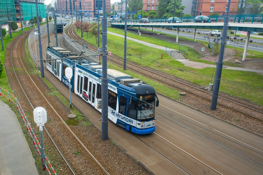 ​Policja szuka sprawców napadu na pętli tramwajowej. Pracownicy MPK nagrodzeni