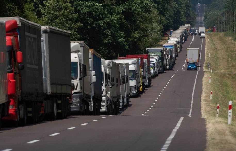 Spowolnione odprawy ciężarówek na granicy z Białorusią