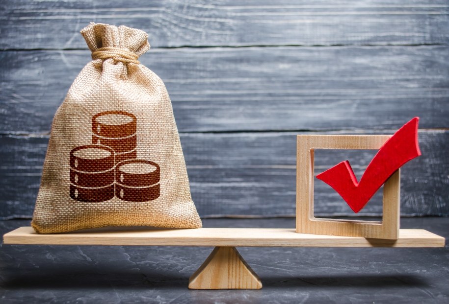 "Rzeczpospolita": Przed wyborami władza wyda majątek na gadżety