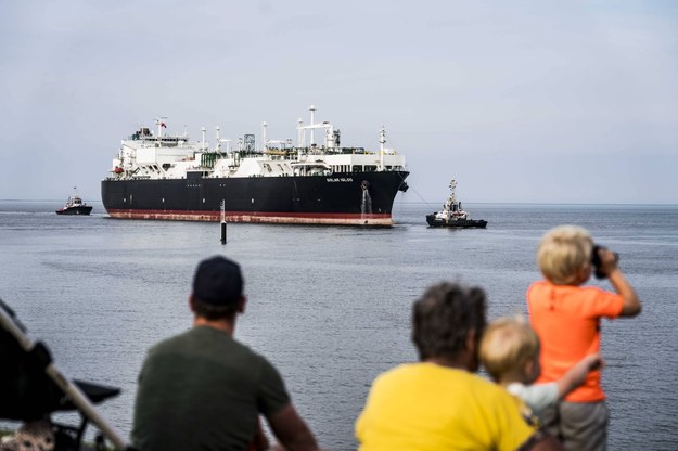 Dziesiątki statków z gazem u wybrzeży Europy. Dlaczego nie zawijają do portów?