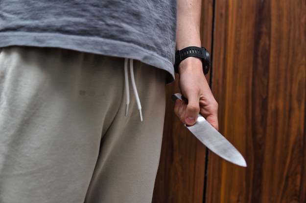 15-latek zaatakował nożem rodziców. Prokuratura wszczęła śledztwo