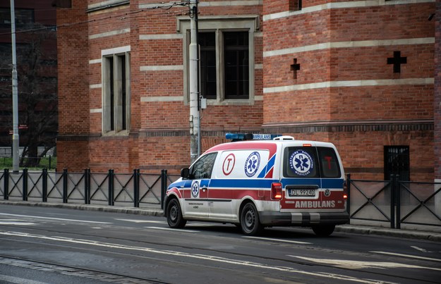 Koszmarny wypadek w Gnieźnie. Maszyna wciągnęła rękę mężczyzny