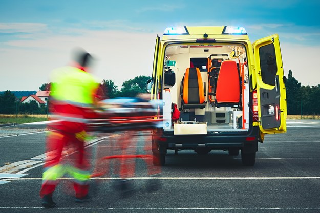 ​Policjanci uratowali mężczyznę w hipotermii. Pomoc nadeszła w ostatniej chwili