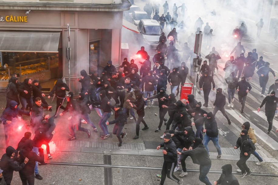 ​Pseudokibice Widzewa dilerami narkotykowymi. 22-latek na ławie oskarżonych