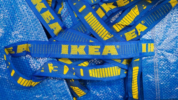 Nakaz przywrócenia do pracy zwolnionego z IKEA za krytykę LGBT