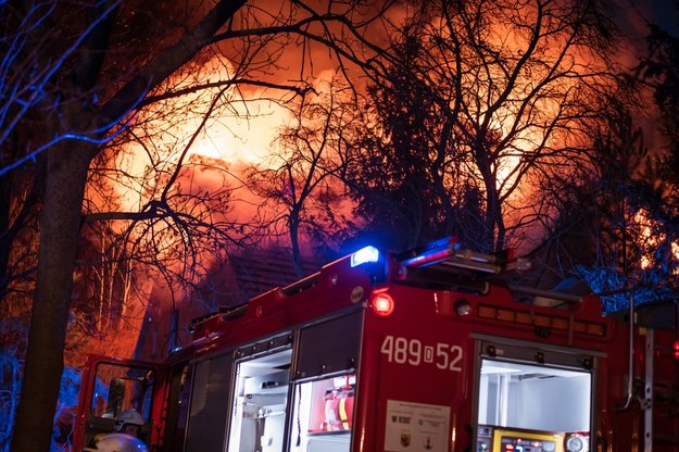 Pożar budynku mieszkalnego w Mazowieckiem. Trwa jego dogaszanie