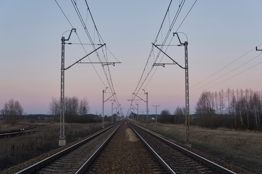 Zerwana sieć trakcyjna. ​Utrudnienia w ruchu pociągów na trasie Wrocław - Głogów