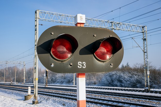 Warszawa: Awaria na kolei naprawiona, ruch pociągów został przywrócony
