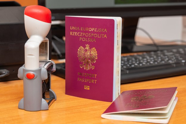Przed sezonem wyjazdów i urlopów więcej wniosków o wydanie paszportu