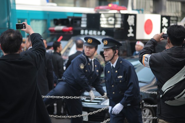 Premier Japonii ewakuowany po wybuchu podejrzanego przedmiotu