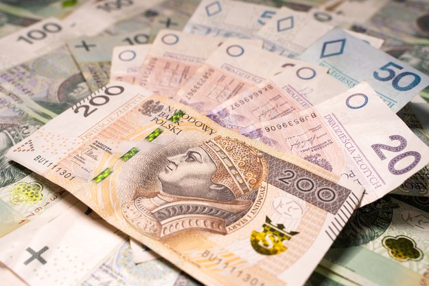 Zapłacił fałszywym banknotem. 59-latkowi grozi 8 lat więzienia