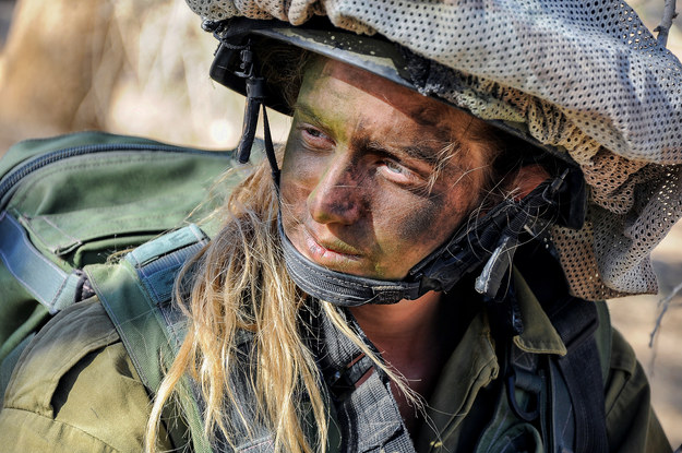 Służba w jednostkach bojowych Izraela nie dla kobiet. Podano powody