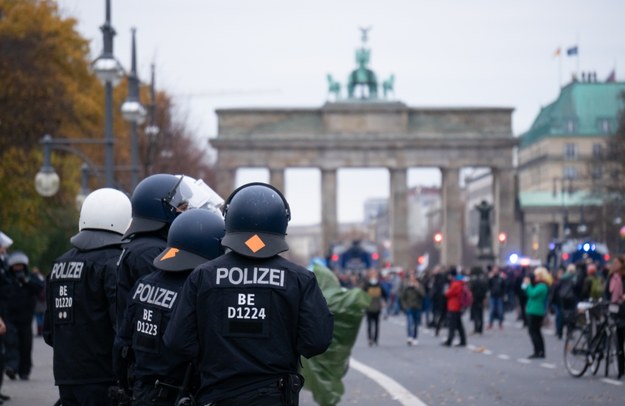 Starcia z policją w Berlinie. Protestujący rzucali petardami