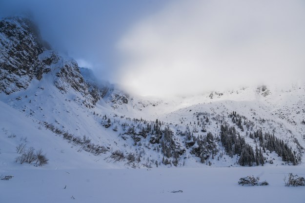 Mniejsze zagrożenie lawinowe w Tatrach, ale nadal niebezpiecznie