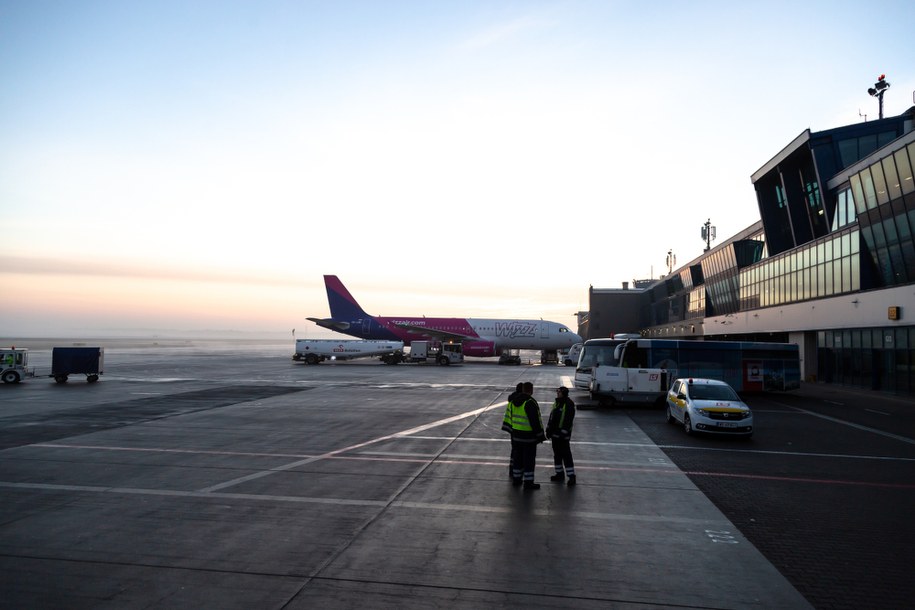 Dron na lotnisku w Pyrzowicach. Trwają poszukiwania operatora