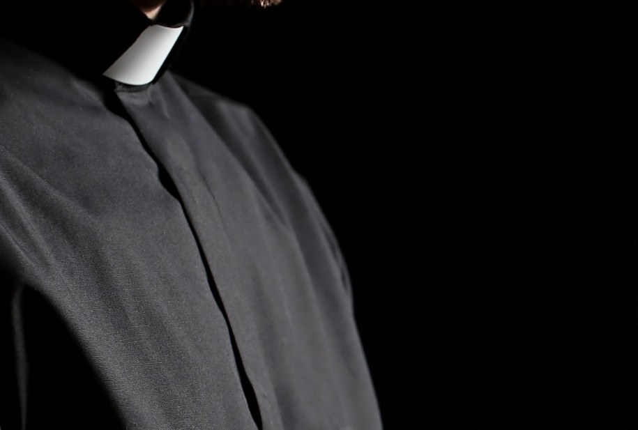Z konta parafii zniknęło ponad milion złotych. Oskarżono byłego proboszcza