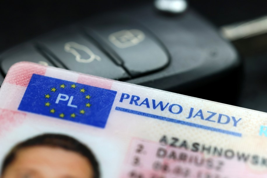 Tymczasowe prawo jazdy w mObywatelu. Minister podał termin