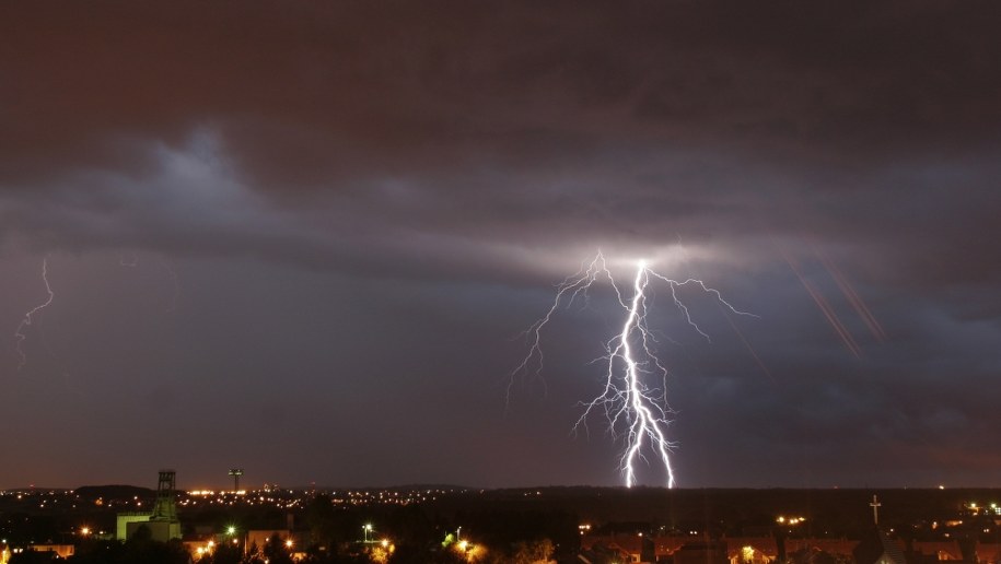 Burze i intensywne opady. Blisko 300 interwencji śląskich strażaków
