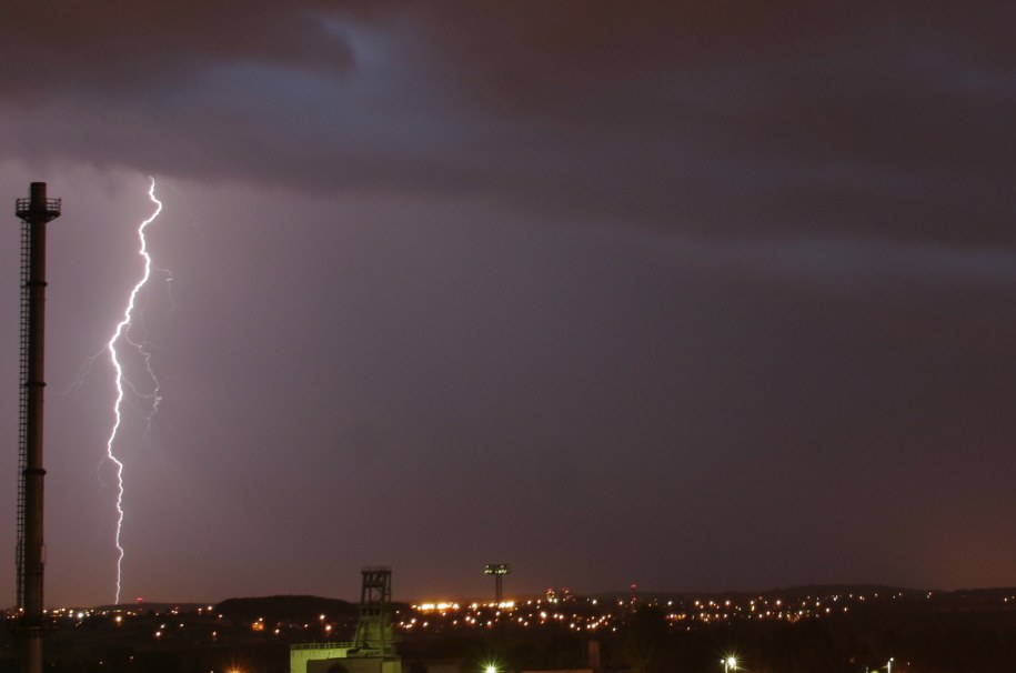 Sporo strażackich interwencji na Śląsku. Nadal obowiązują ostrzeżenia