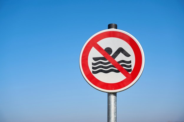 Zakaz kąpieli na zalewie w podkrakowskim Kryspinowie